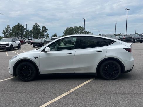 Used 2021 Tesla Model Y 2WD image 7