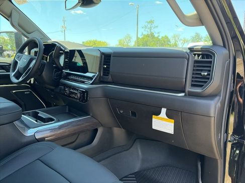 New 2026 Chevrolet Silverado 2500 LTZ w/ LTZ Plus Package AWD/4WD image 13