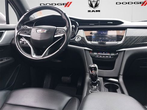 Used 2021 Cadillac XT6 Premium Luxury image 11