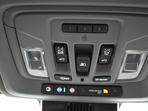 Used 2025 Chevrolet Silverado 1500 RST w/ True North Edition Plus AWD/4WD image 41