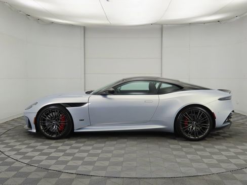 Used 2023 Aston Martin DBS Coupe image 8