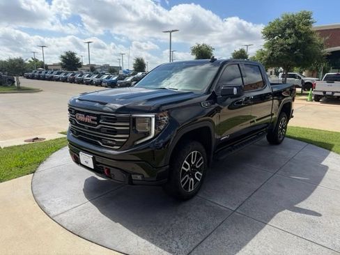 Used 2025 GMC Sierra 1500 AT4 w/ AT4 Premium Package AWD/4WD image 3