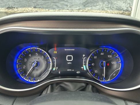 Certified 2017 Chrysler Pacifica Touring-L Plus image 2