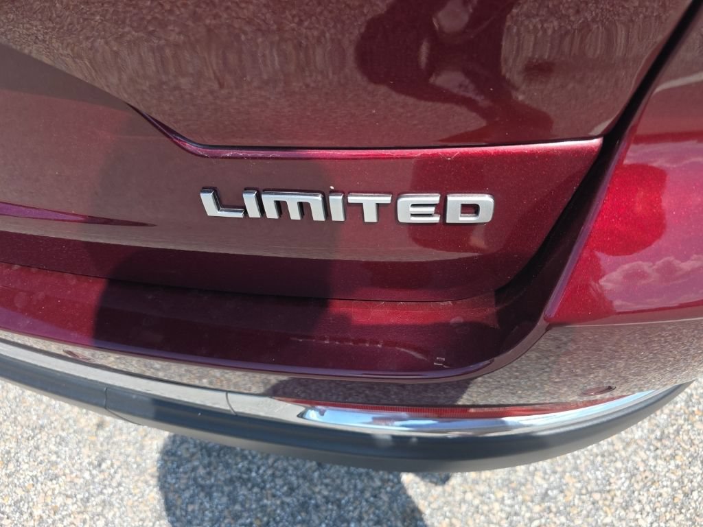 Used 2024 Jeep Grand Cherokee Limited w/ Luxury Tech Group II RWD image 12