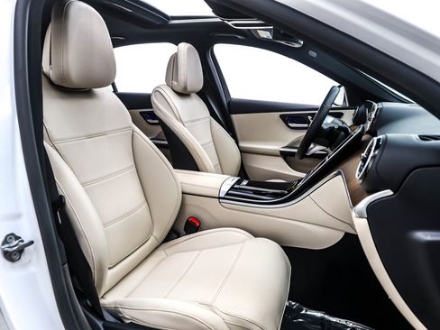 Used 2024 Mercedes-Benz C 300 Sedan image 8