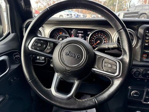 Used 2018 Jeep Wrangler Unlimited Sahara image 14