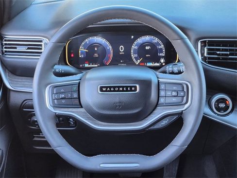 Used 2024 Jeep Wagoneer L Series II w/ Flexible Seating Group image 27