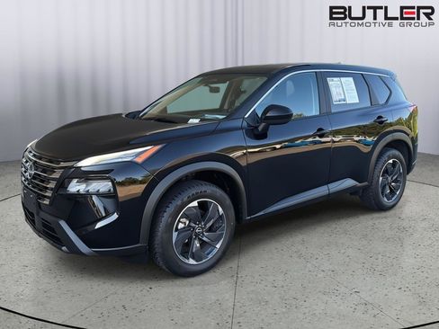 Used 2025 Nissan Rogue SV FWD image 1