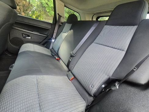 Used 2010 Jeep Grand Cherokee Laredo AWD/4WD image 33