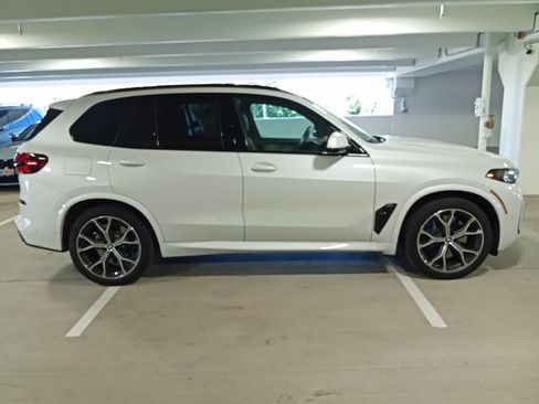 Used 2024 BMW X5 xDrive50e w/ M Sport Package AWD/4WD image 4