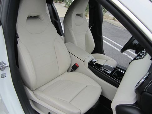 Used 2020 Mercedes-Benz CLA 250 image 21