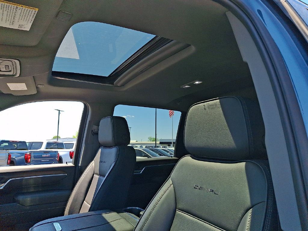 Used 2025 GMC Sierra 2500 Denali w/ Denali Reserve Package AWD/4WD image 15