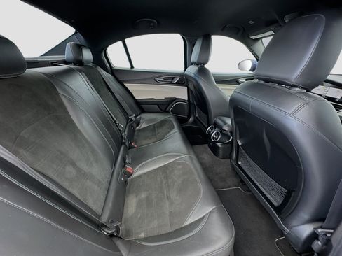 Used 2017 Alfa Romeo Giulia Quadrifoglio RWD image 18