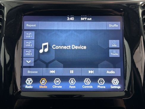 Used 2019 Jeep Cherokee Limited AWD/4WD image 6