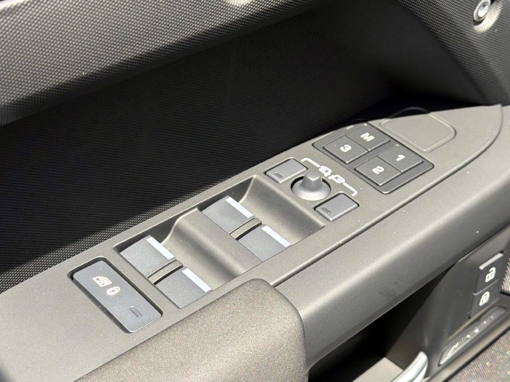 New 2026 Land Rover Defender 110 S AWD/4WD image 17