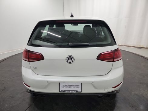 Used 2018 Volkswagen Golf R 4-Door image 8