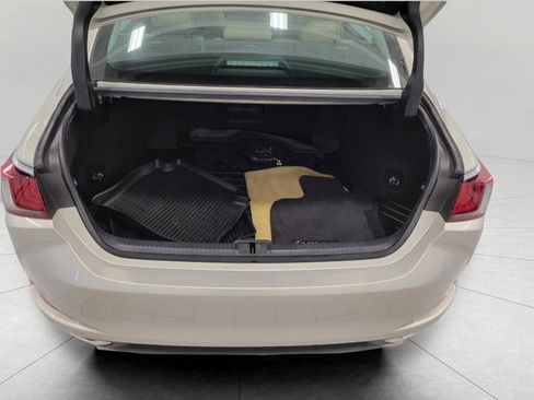 Used 2019 Lexus ES 350 w/ Accessory Package 2 image 16