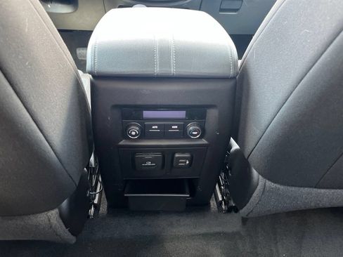Used 2021 Chevrolet Traverse LT AWD/4WD image 27