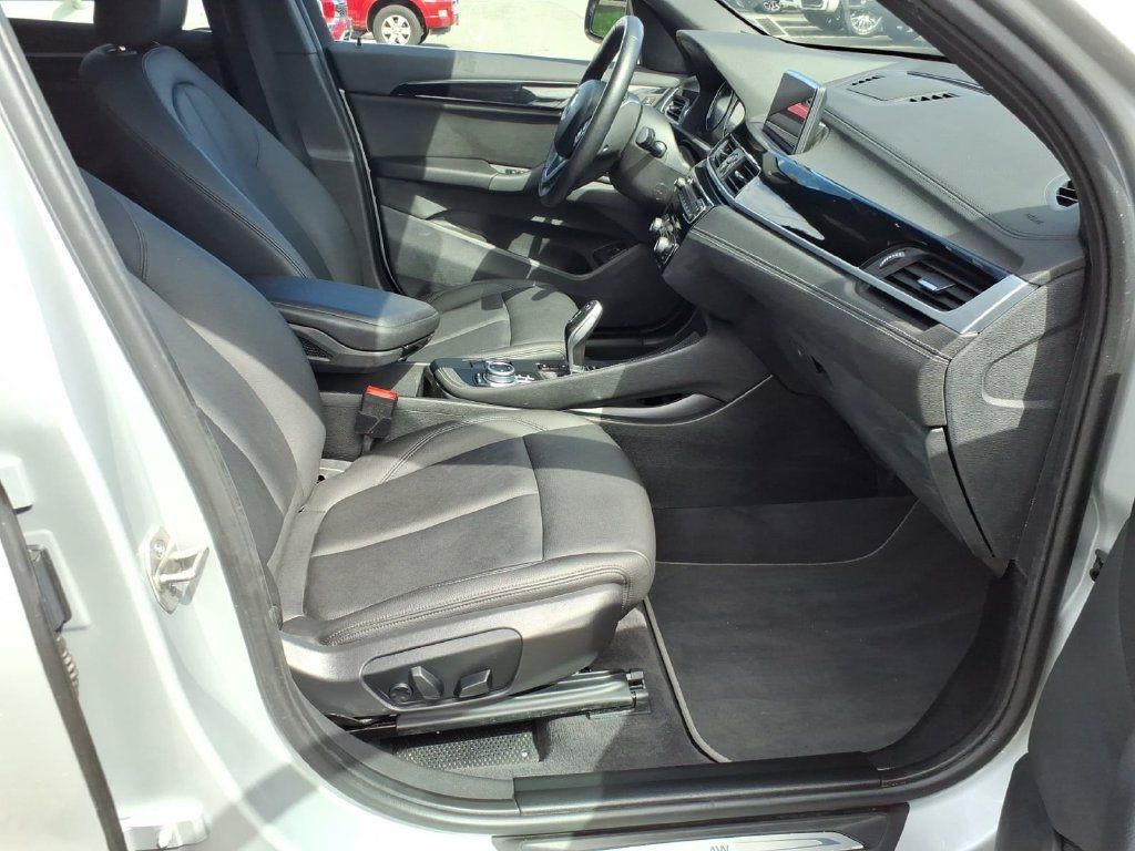 Used 2021 BMW X1 xDrive28i w/ Convenience Package AWD/4WD image 11