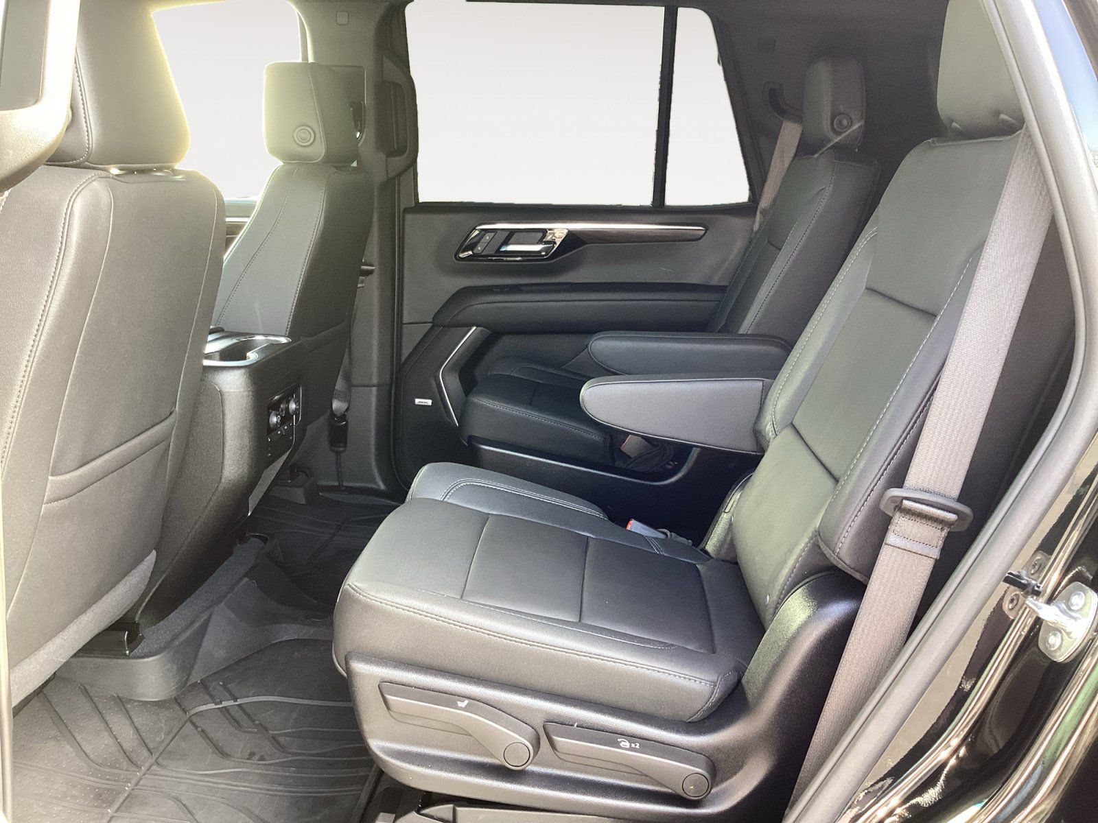Used 2025 Chevrolet Tahoe LT w/ Comfort Package AWD/4WD image 30