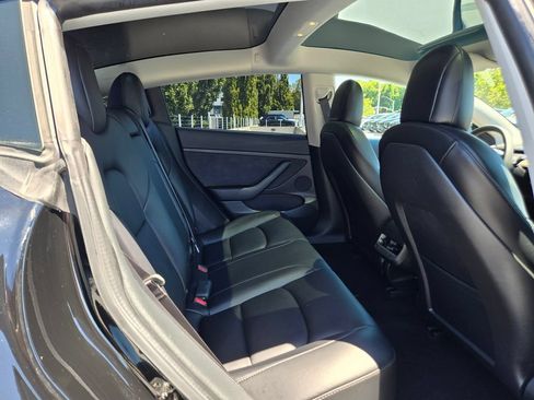 Used 2021 Tesla Model 3 Standard Range Plus RWD image 12