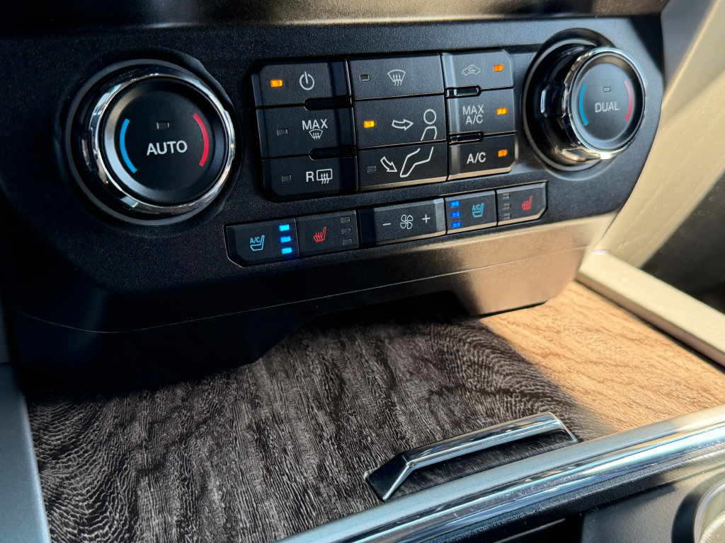 Used 2019 Ford F250 Lariat w/ Lariat Value Package AWD/4WD image 18