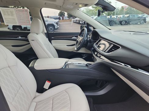 Certified 2024 Buick Enclave Avenir w/ Avenir Technology Package image 7