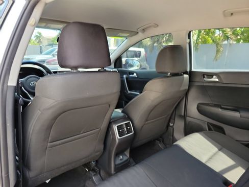 Used 2020 Kia Sportage LX FWD image 11