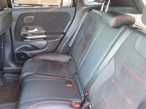 Used 2021 Mercedes-Benz GLA 250 4MATIC image 41