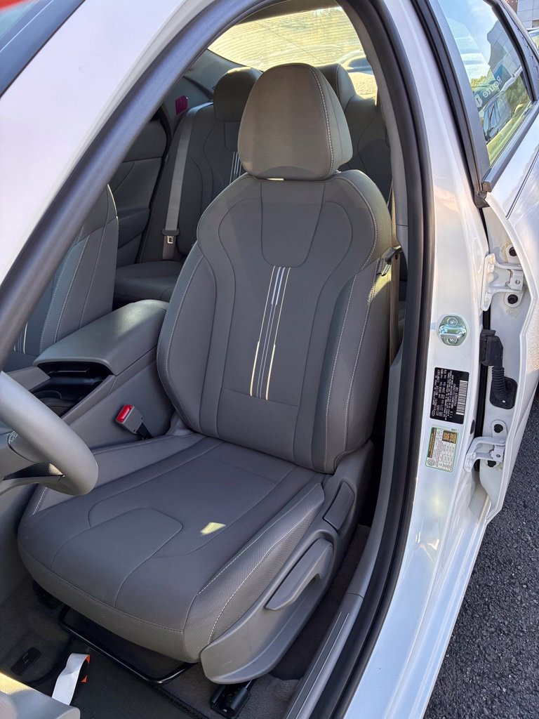 Used 2026 Hyundai Elantra Sport FWD image 17