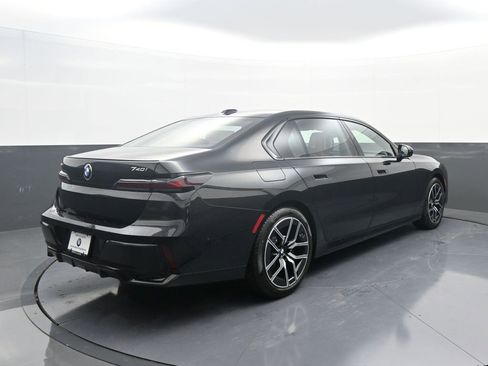 New 2026 BMW 740i xDrive image 7