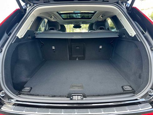 Used 2025 Volvo XC60 B5 Core w/ Protection Package Premier image 14