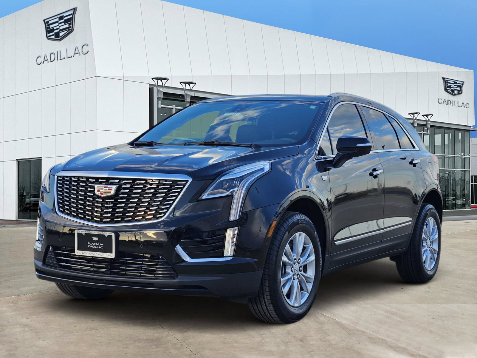 New 2026 Cadillac XT5 Luxury AWD/4WD image 2