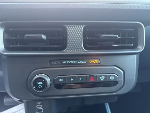 New 2025 Ford Maverick XL image 22