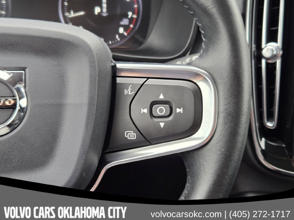 Used 2020 Volvo XC40 T5 Momentum w/ Protection Package Premier AWD/4WD image 23