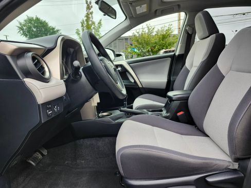Used 2014 Toyota RAV4 XLE AWD/4WD image 18