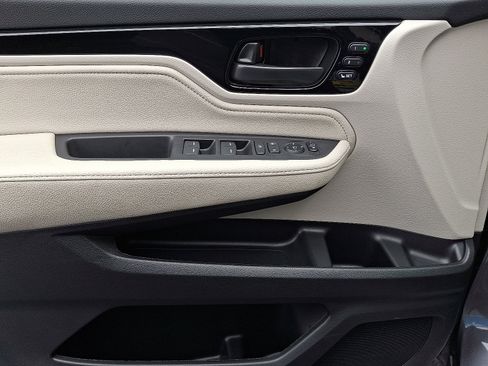 Certified 2025 Honda Odyssey Touring image 10