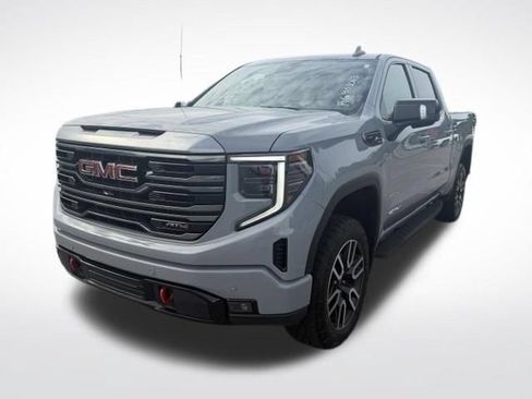 Used 2024 GMC Sierra 1500 AT4 w/ Technology Package AWD/4WD image 3