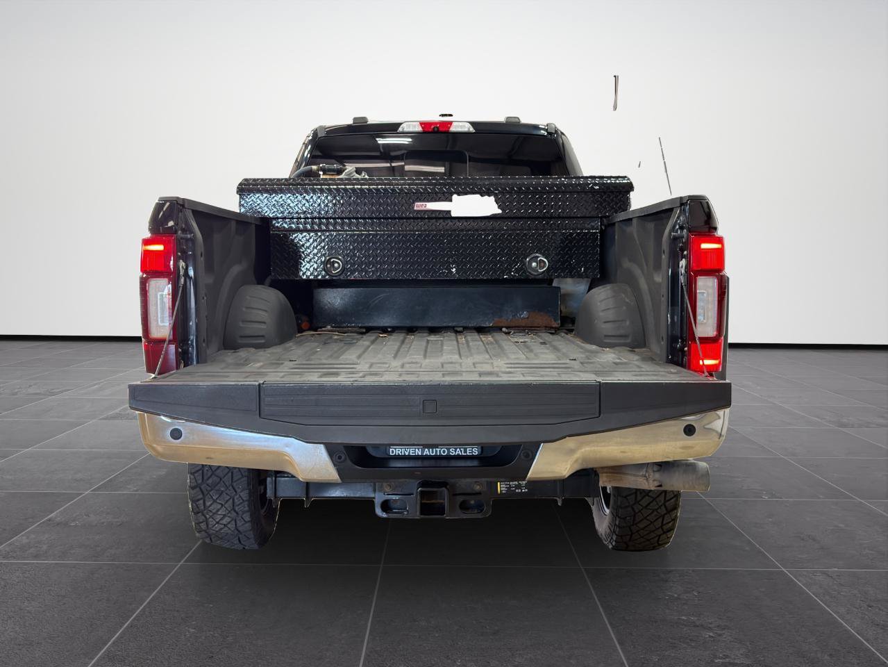 Used 2021 Ford F350 Lariat w/ Lariat Ultimate Package AWD/4WD image 7