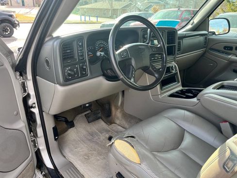 Used 2005 Chevrolet Tahoe Z71 w/ Preferred Equipment Group image 11