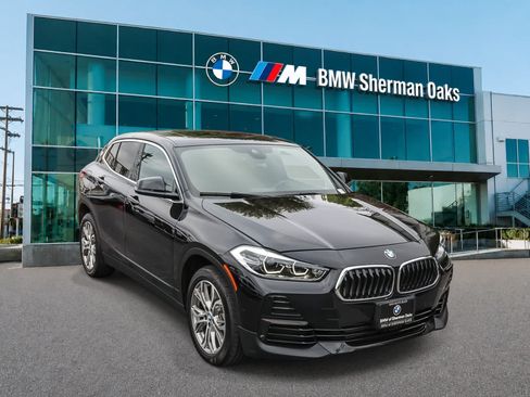 Used 2021 BMW X2 sDrive28i w/ Convenience Package FWD image 3