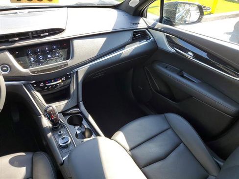Certified 2025 Cadillac XT5 Premium Luxury FWD image 39