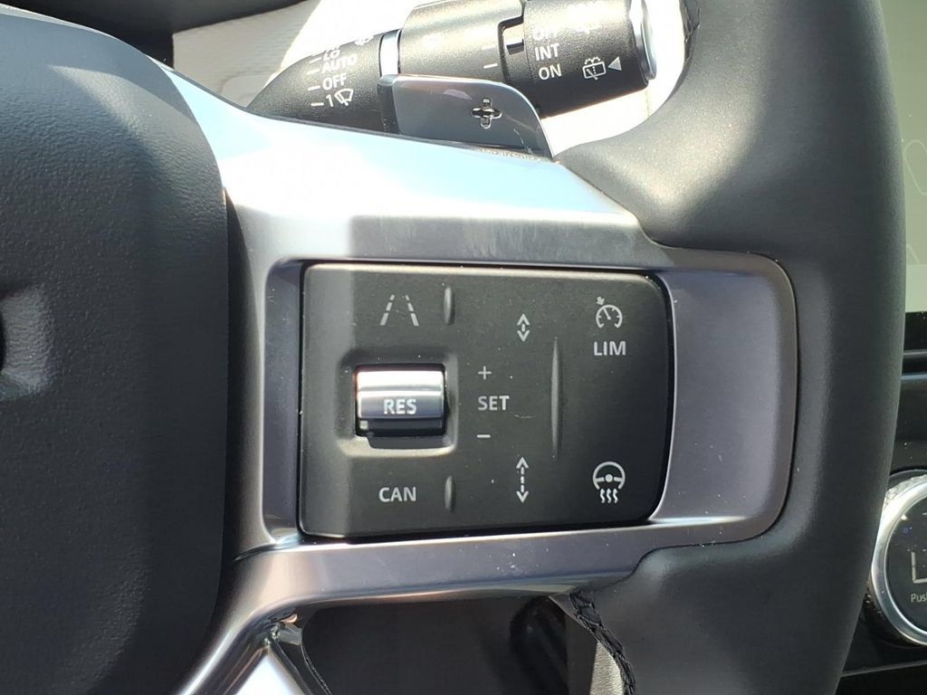 New 2026 Land Rover Discovery Limited Edition AWD/4WD image 19