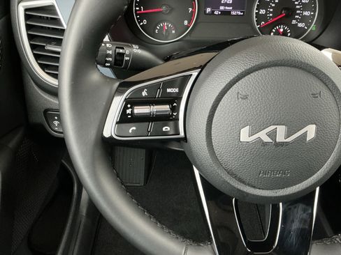 Used 2023 Kia Seltos S w/ Navigation Package image 12