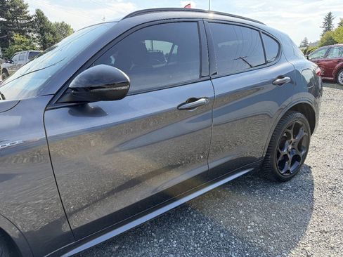Used 2022 Alfa Romeo Stelvio Veloce AWD/4WD image 12