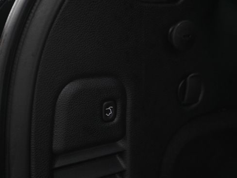 Used 2018 Jeep Grand Cherokee Overland image 17