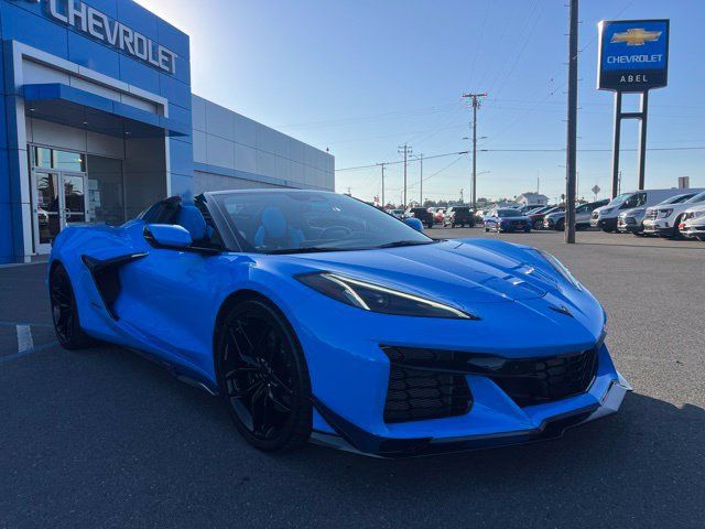 Used 2025 Chevrolet Corvette Z06 RWD image 4