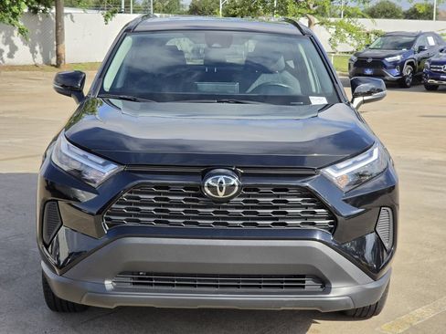 Used 2025 Toyota RAV4 XLE FWD image 3