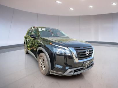Used 2024 Nissan Pathfinder SV