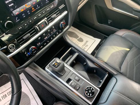 Used 2022 Nissan Pathfinder Platinum w/ Lighting Package (N92) AWD/4WD image 22